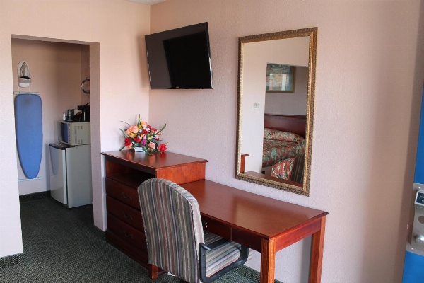 American Motor Inn - Rock Island image 11