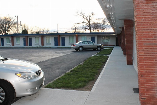 American Motor Inn - Rock Island image 13