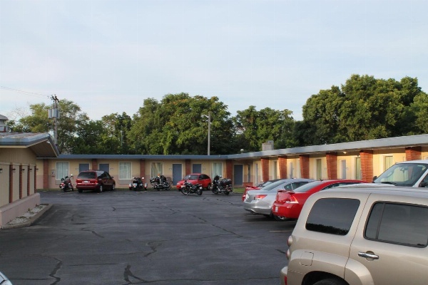 American Motor Inn - Rock Island image 14