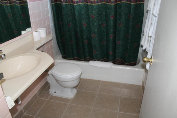 American Motor Inn - Rock Island image 24