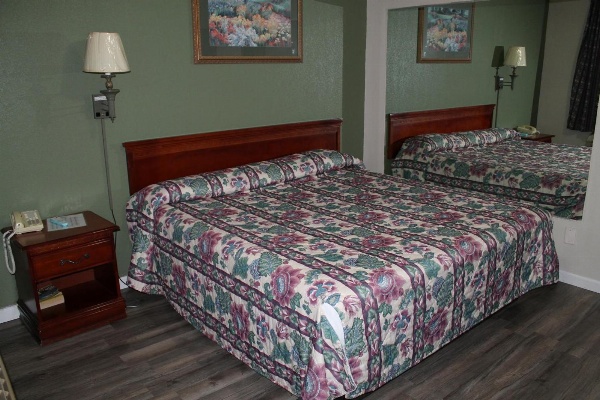 American Motor Inn - Rock Island image 5